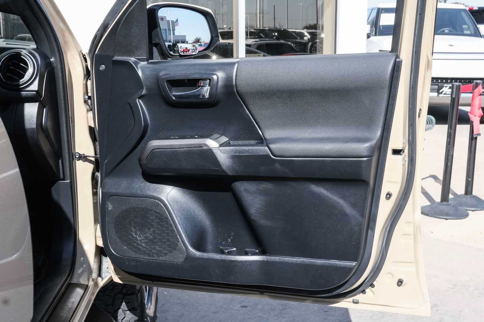 Used 2019 Toyota Tacoma TRD Off-Road AWD/4WD image 37