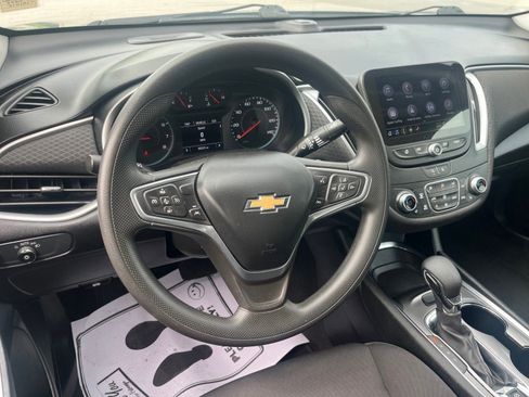 Used 2023 Chevrolet Malibu LT FWD image 34