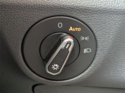 New 2026 Volkswagen Jetta SE image 27