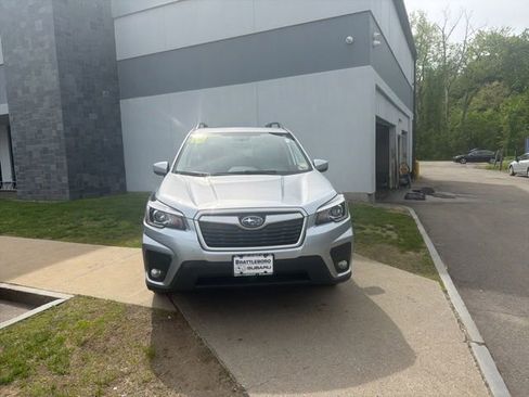Used 2019 Subaru Forester Premium w/ All-Weather Package AWD/4WD image 2
