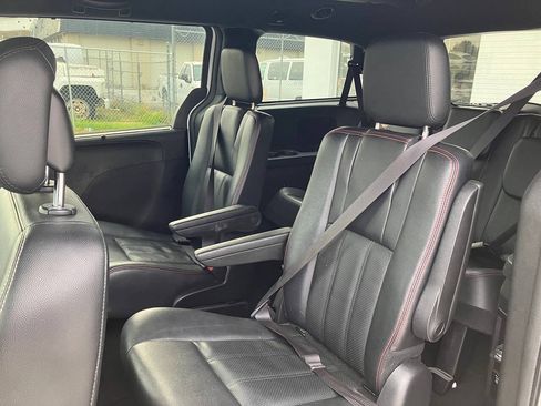 Used 2019 Dodge Grand Caravan GT FWD image 13
