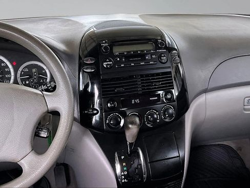 Used 2004 Toyota Sienna image 9