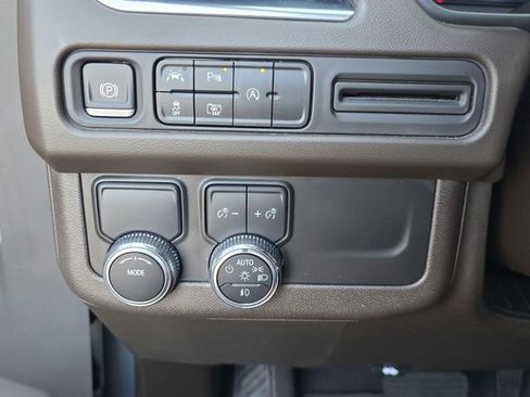 Used 2023 GMC Yukon SLT w/ SLT Luxury Package RWD image 37