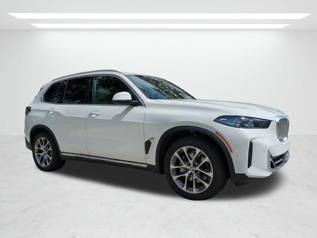 New 2026 BMW X5 sDrive40i w/ Parking Assistance Package RWD image 2