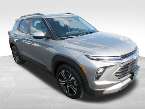 Certified 2026 Chevrolet TrailBlazer LT w/ LT Cold Weather Package FWD image 7