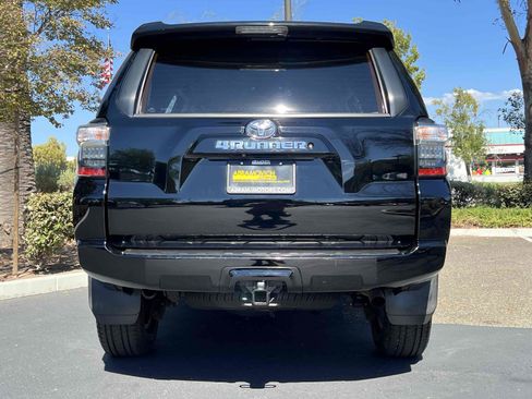 Used 2014 Toyota 4Runner SR5 image 16