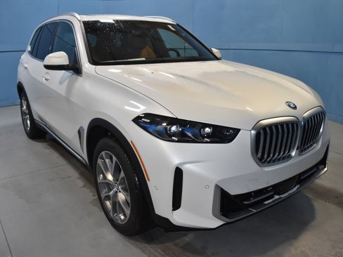 New 2026 BMW X5 xDrive50e w/ Executive Package image 1