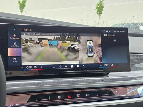 Used 2025 BMW 740i xDrive w/ Executive Package image 24