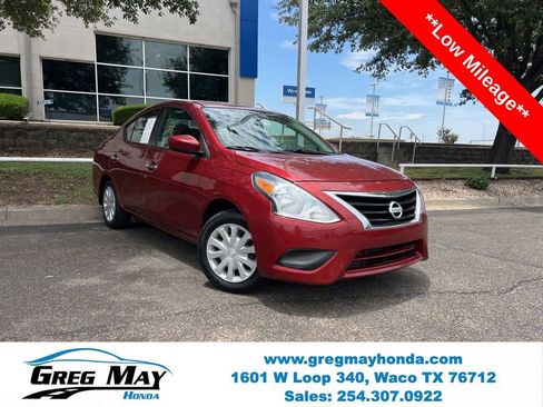Used 2017 Nissan Versa SV FWD image 1
