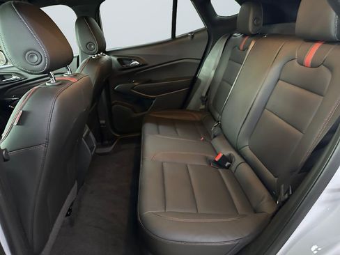 Certified 2025 Chevrolet Trax RS w/ Sunroof Package FWD image 13