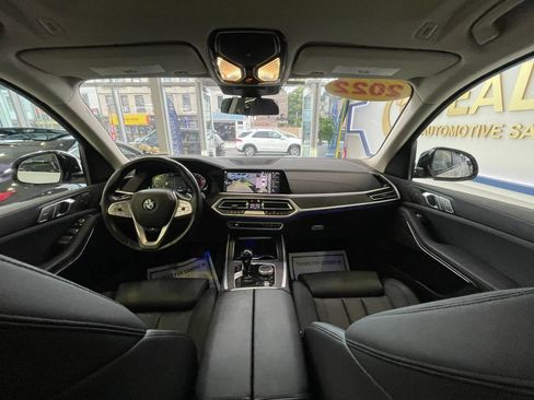 Used 2022 BMW X7 xDrive40i w/ Premium Package AWD/4WD image 22
