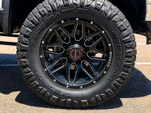 Used 2022 Chevrolet Silverado 2500 LTZ w/ LTZ Plus Package AWD/4WD image 9