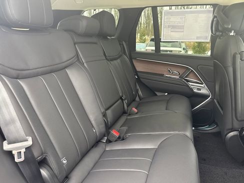 New 2026 Land Rover Range Rover SE image 18