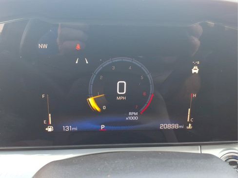 Used 2025 Chevrolet Trax LT w/ Driver Confidence Package FWD image 20