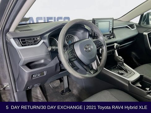 Used 2021 Toyota RAV4 XLE AWD/4WD image 11