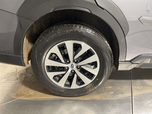 Used 2025 Subaru Outback Premium w/ Popular Package #1A image 10