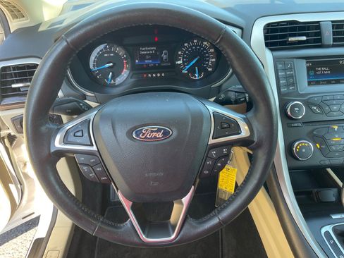 Used 2014 Ford Fusion SE w/ Equipment Group 202A FWD image 7