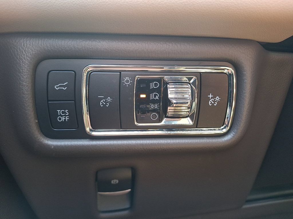 Certified 2023 Lincoln Nautilus Reserve AWD/4WD image 26