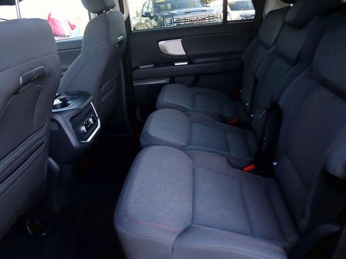 Used 2025 Ford Expedition Active image 13