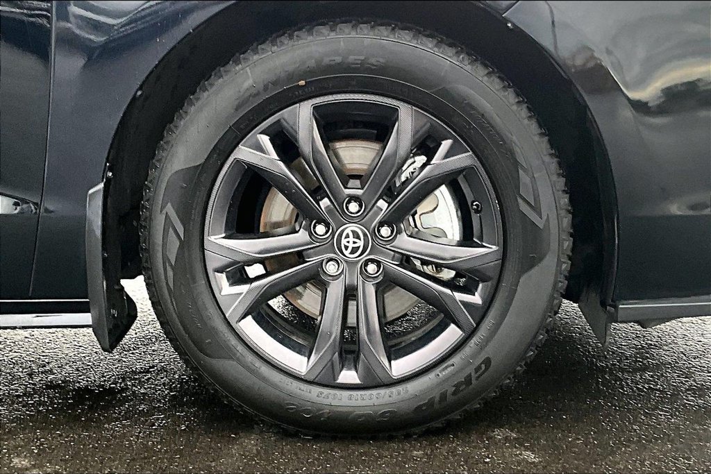 Used 2025 Toyota Sienna XSE AWD/4WD image 9