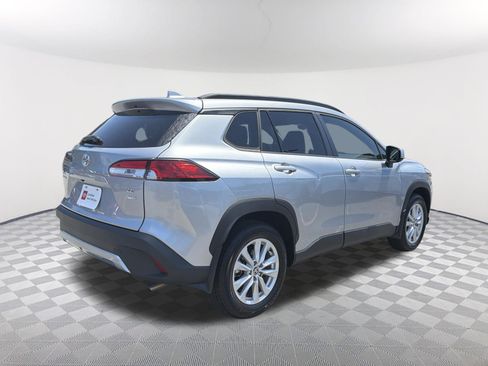 Certified 2022 Toyota Corolla Cross LE AWD/4WD image 17