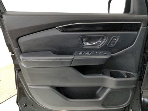Used 2023 Honda Pilot Touring image 24