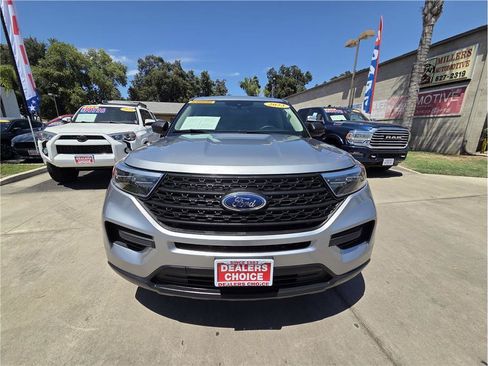 Used 2023 Ford Explorer 4WD image 3