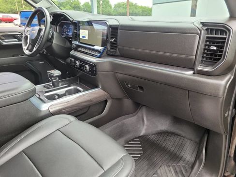 Used 2024 Chevrolet Silverado 1500 LTZ AWD/4WD image 8