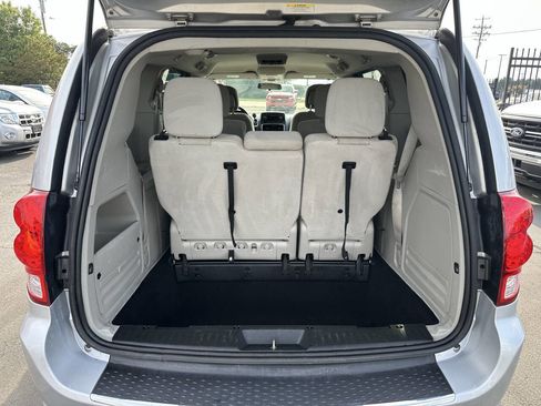 Used 2012 Dodge Grand Caravan SE FWD image 9