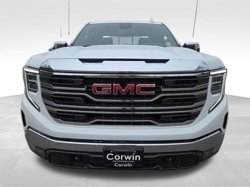 New 2026 GMC Sierra 1500 SLT image 4