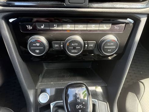 Used 2023 Volkswagen Taos SEL AWD/4WD image 14