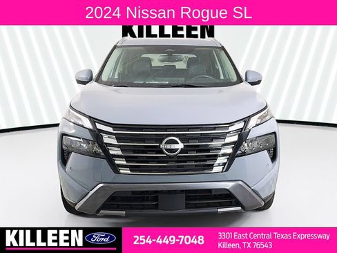 Used 2024 Nissan Rogue SL FWD image 2