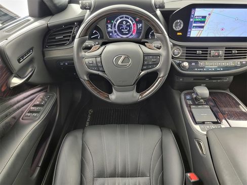 Used 2022 Lexus LS 500 AWD w/ Luxury Package image 29