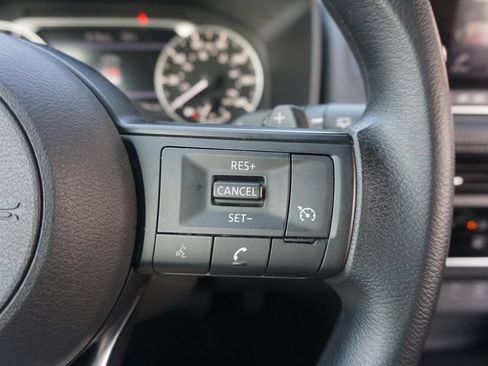 Used 2023 Nissan Rogue S AWD/4WD image 9