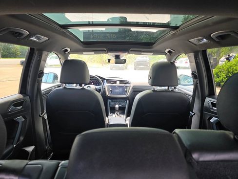 Used 2020 Volkswagen Tiguan SEL Premium R-Line w/ 3rd Row Seat Package AWD/4WD image 25