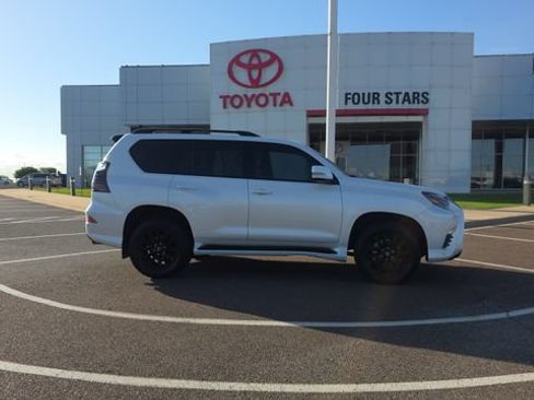 Used 2023 Lexus GX 460 w/ Black Line Special Edition AWD/4WD image 5