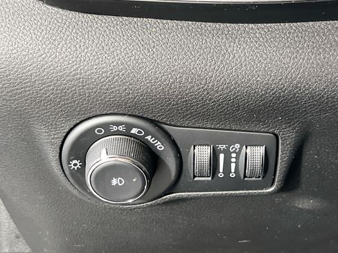 Used 2022 Jeep Compass Latitude AWD/4WD image 10