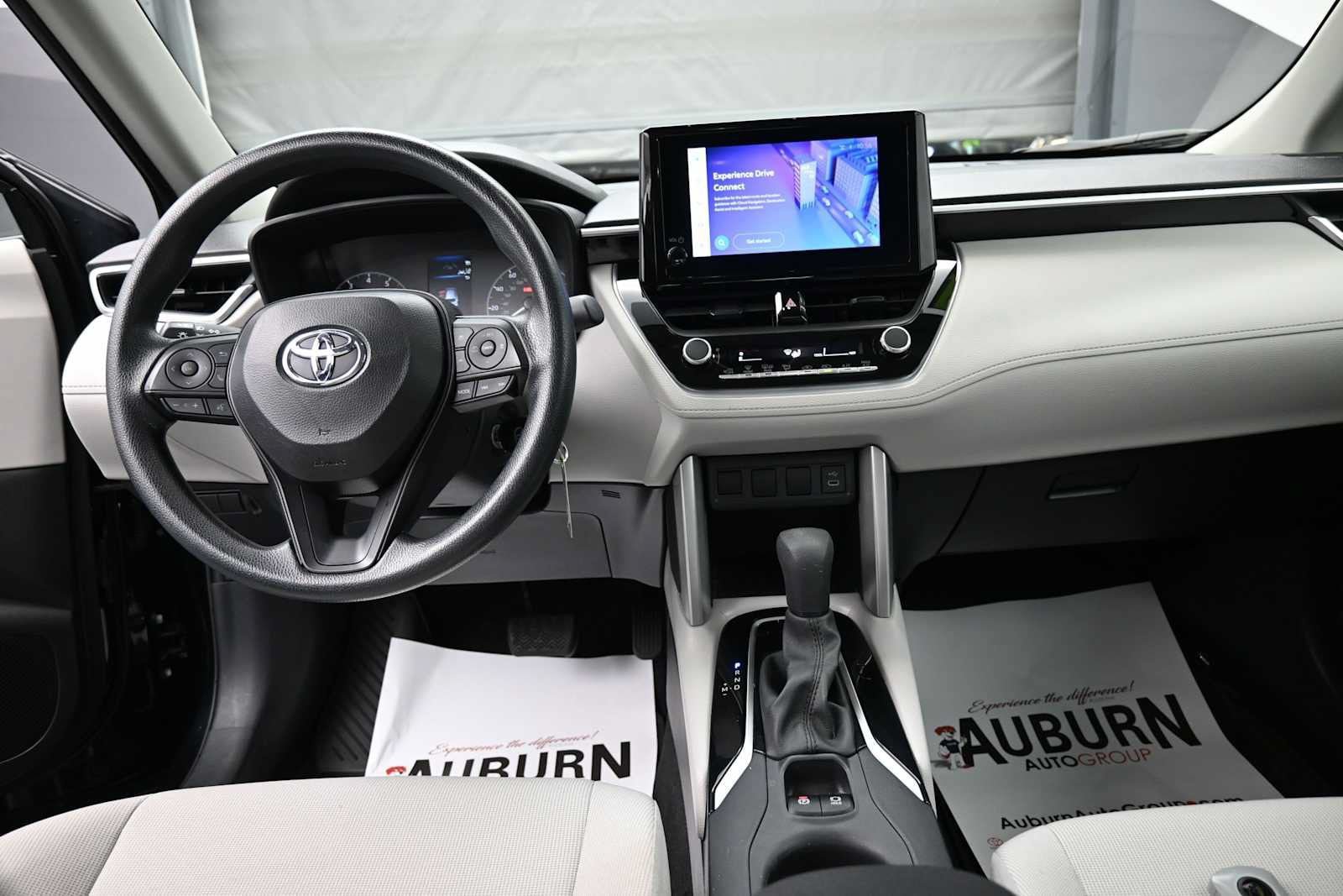 Used 2024 Toyota Corolla Cross L AWD/4WD image 14