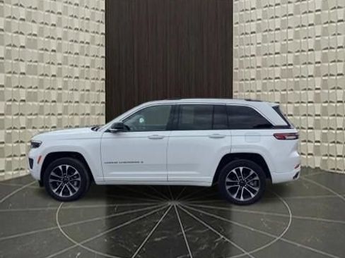 Certified 2023 Jeep Grand Cherokee Overland w/ Luxury Tech Group IV AWD/4WD image 9