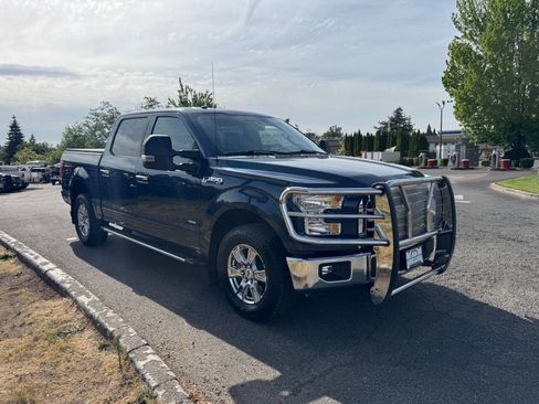 Used 2017 Ford F150 XLT w/ Equipment Group 302A Luxury AWD/4WD image 4
