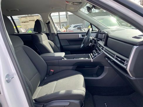 Used 2025 Hyundai Santa Fe SE FWD image 34