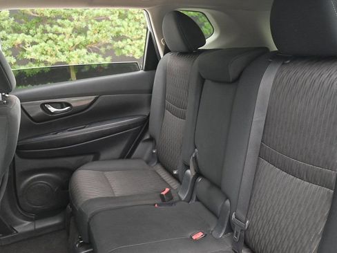 Used 2018 Nissan Rogue S w/ S Value Package FWD image 15
