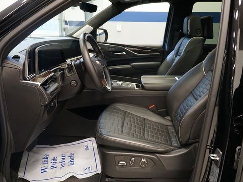 Used 2023 Cadillac Escalade ESV Sport Platinum w/ LPO, ONYX Package image 15