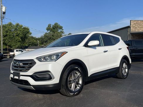 Used 2017 Hyundai Santa Fe Sport FWD image 2
