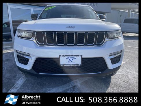 Used 2024 Jeep Grand Cherokee Limited image 7