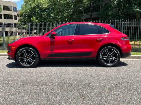 Used 2020 Porsche Macan w/ Premium Package Plus AWD/4WD image 8
