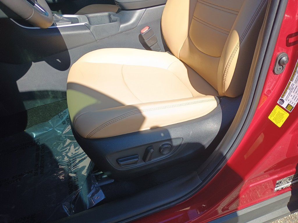 Used 2023 Toyota RAV4 XLE Premium FWD image 13
