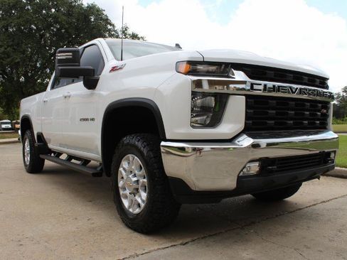 Used 2022 Chevrolet Silverado 2500 LT w/ Convenience Package AWD/4WD image 5