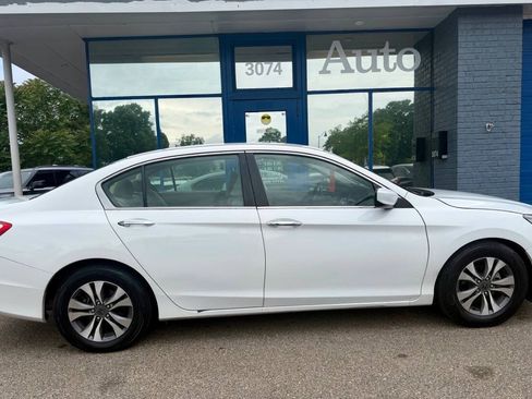 Used 2013 Honda Accord LX image 2