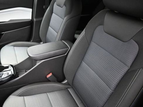 New 2026 Chevrolet Trax LT FWD image 17